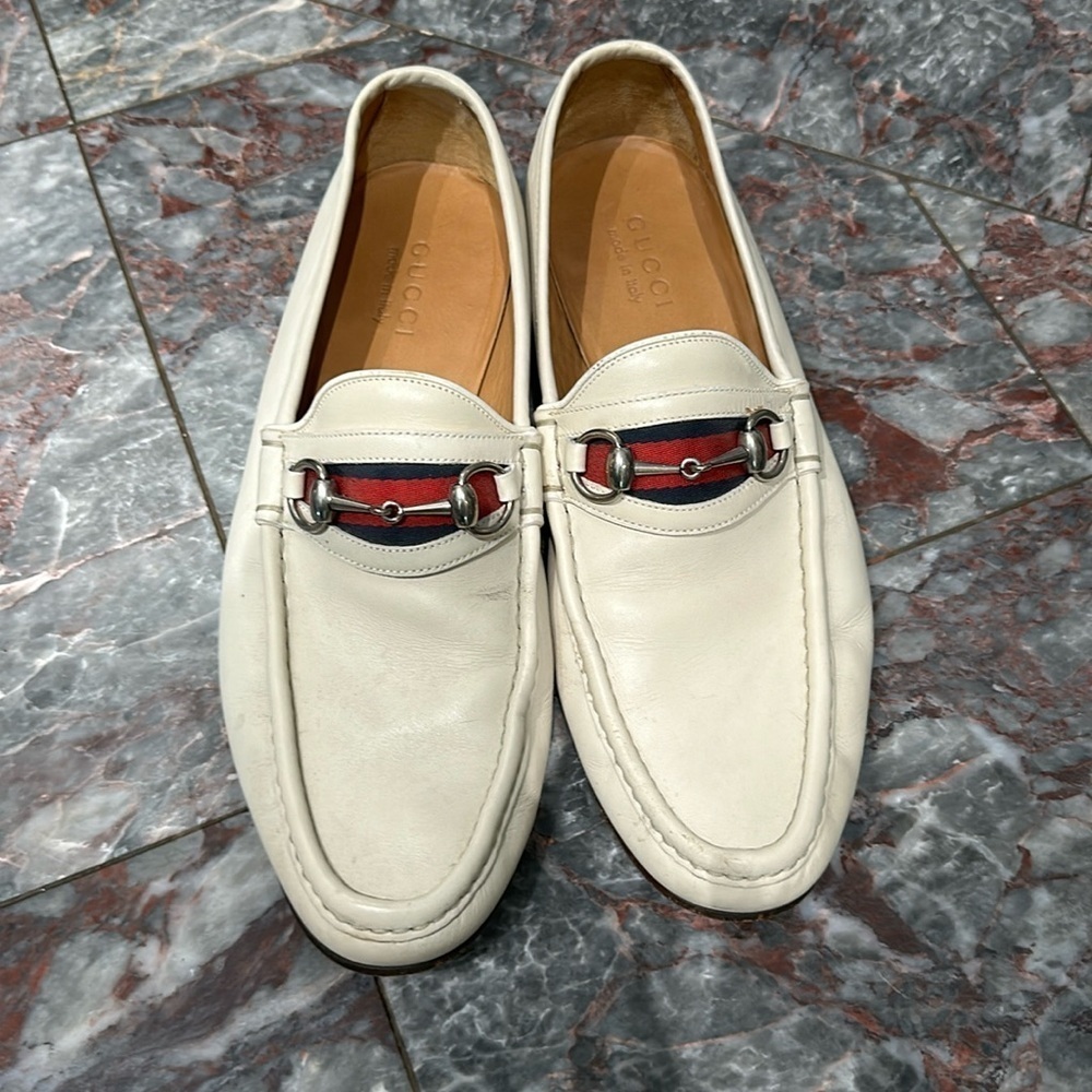 Mens ivory Gucci horse bit loafers size 10